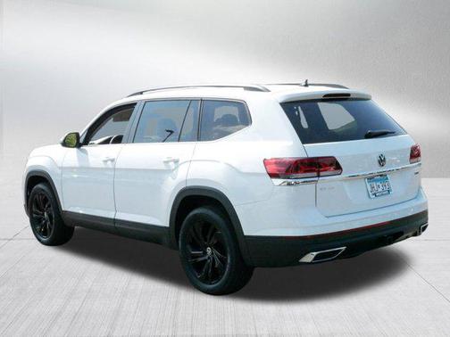 2022 Volkswagen Atlas 3.6L SE w/Technology