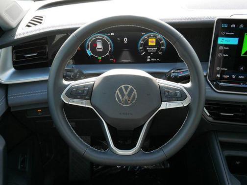 2025 Volkswagen Tiguan 2.0T SE 4MOTION