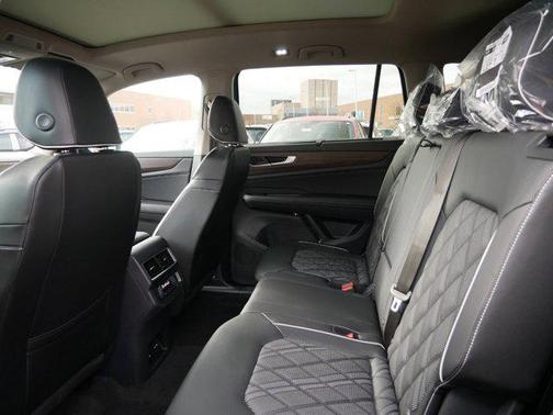 2025 Volkswagen Atlas 2.0T SEL Premium R-Line 4MOTION