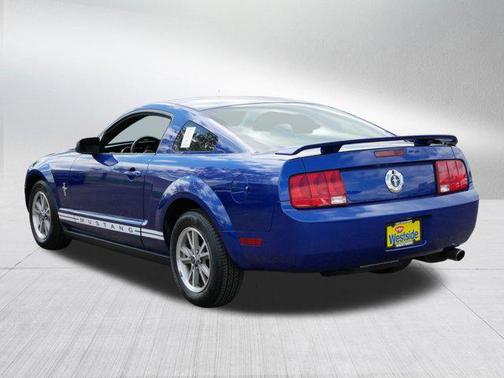 Sonic Blue Metallic 2005 Ford Mustang Deluxe