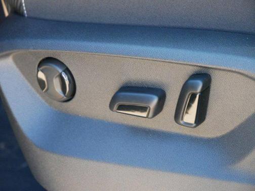 2026 Volkswagen Atlas Cross Sport 2.0T SE w/Technology 4MOTION