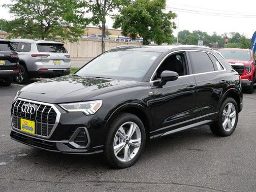 2024 Audi Q3 Premium 45 TFSI S line quattro Tiptronic
