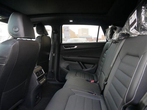 2025 Volkswagen Atlas Cross Sport 2.0T SEL