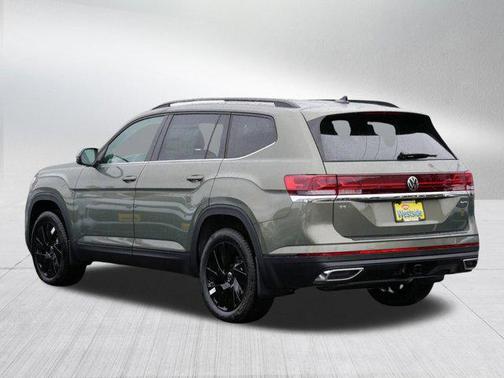 Avocado Green Pearl 2026 Volkswagen Atlas 2.0T SE w/Technology 4MOTION