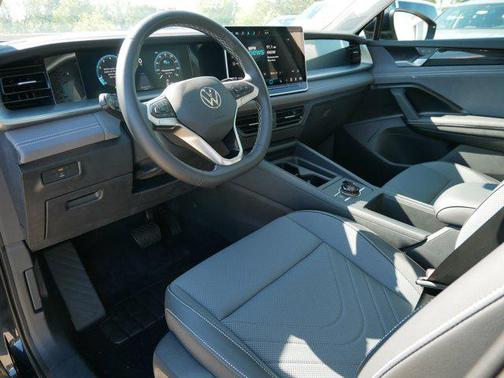 2025 Volkswagen Tiguan 2.0T SE 4MOTION