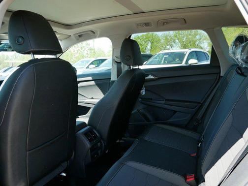 2025 Volkswagen Taos 1.5T SE Black