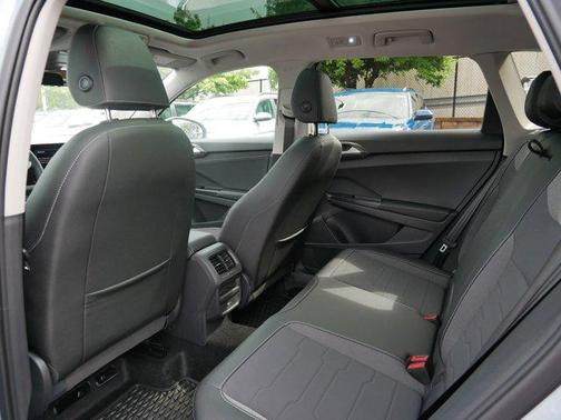 2025 Volkswagen Taos 1.5T SE Black