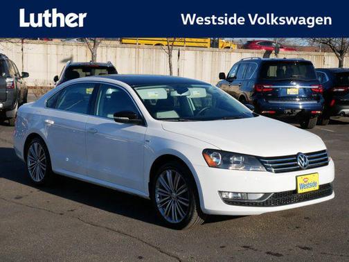 Candy White/Black Roof 2015 Volkswagen Passat 1.8T Auto Sport