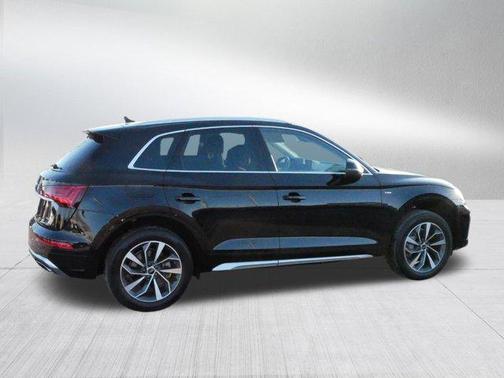 2022 Audi Q5 45 S line Premium Plus