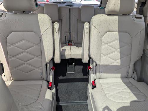 opal white pearl 2026 Volkswagen Atlas 2.0T SEL