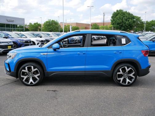 Cornflower Blue 2022 Volkswagen Taos 1.5T SEL