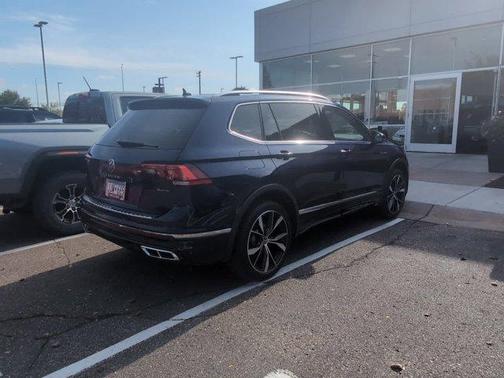 2022 Volkswagen Tiguan 2.0T SEL R-Line 4MOTION
