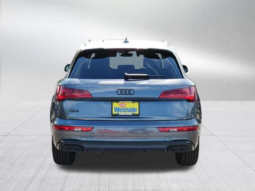 Daytona Gray Pearl Effect 2023 Audi Q5 45 S line Premium Plus