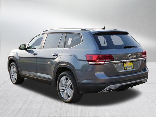 Platinum Gray Metallic 2019 Volkswagen Atlas 3.6L SE w/Technology
