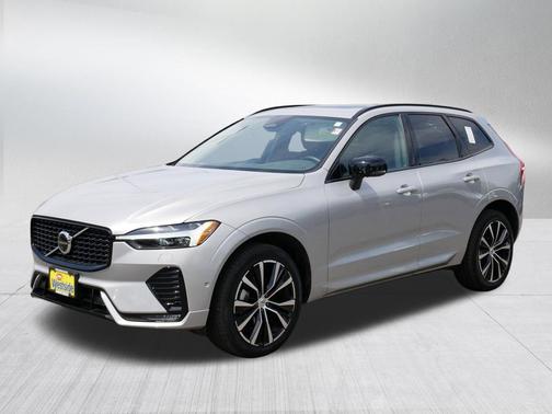 Silver Dawn Metallic 2025 Volvo XC60 B5 Plus