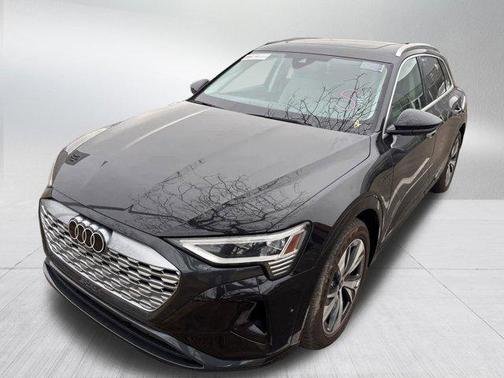 2024 Audi Q8 e-tron Premium Plus