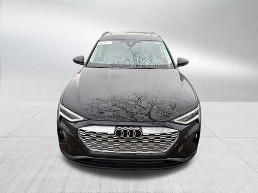 2024 Audi Q8 e-tron Premium Plus