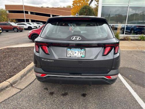 2022 Hyundai TUCSON SE