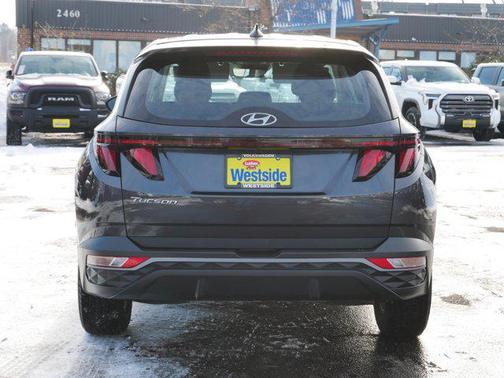 2022 Hyundai TUCSON SE