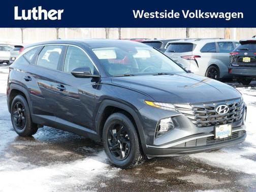 2022 Hyundai TUCSON SE