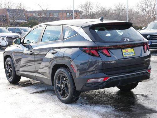 2022 Hyundai TUCSON SE