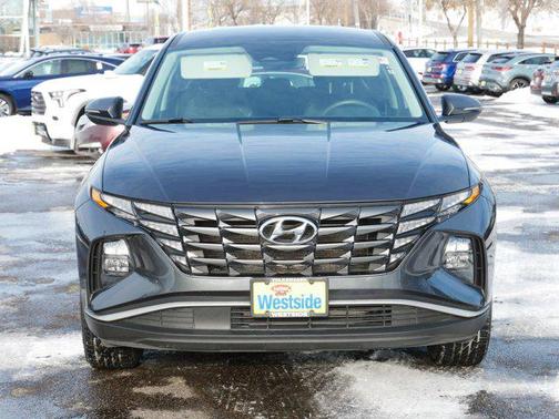2022 Hyundai TUCSON SE