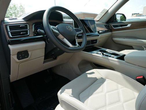 2025 Volkswagen Atlas 2.0T SE