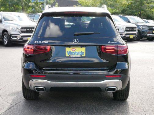2025 Mercedes-Benz GLB 250 4MATIC
