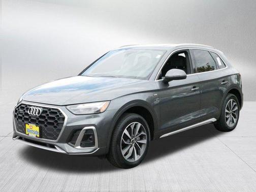 2022 Audi Q5 45 S line Premium Plus