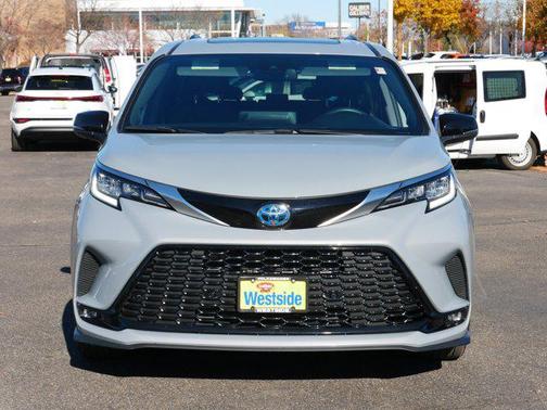 2024 Toyota Sienna XSE 7 Passenger
