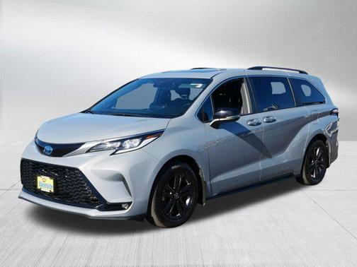 2024 Toyota Sienna XSE 7 Passenger