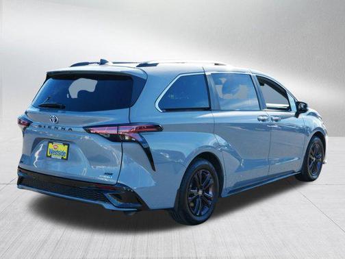 2024 Toyota Sienna XSE 7 Passenger