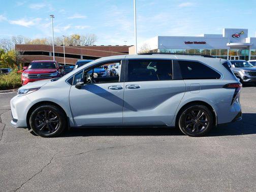 2024 Toyota Sienna XSE 7 Passenger