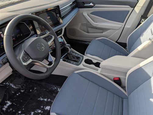 Deep Black Pearl 2026 Volkswagen Jetta 1.4T SE