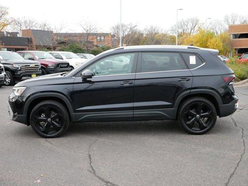 2025 Volkswagen Taos 1.5T SEL