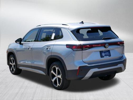 Pyrite Silver Metallic 2025 Volkswagen Tiguan 2.0T SE 4MOTION