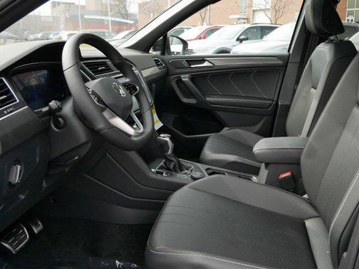 2024 Volkswagen Tiguan 2.0T SE R-Line Black 4MOTION
