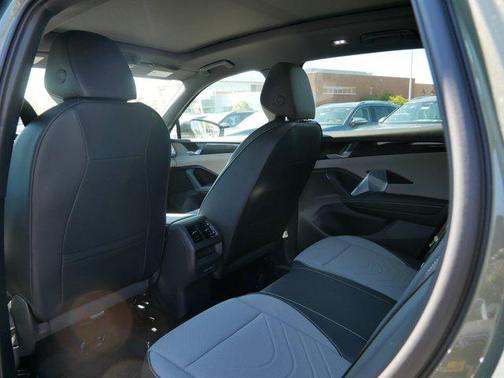 2025 Volkswagen Tiguan 2.0T SE R-Line Black 4MOTION