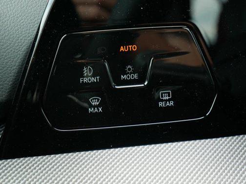 2025 Volkswagen Golf GTI 2.0T SE DSG