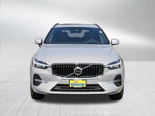 2022 Volvo XC60 Momentum