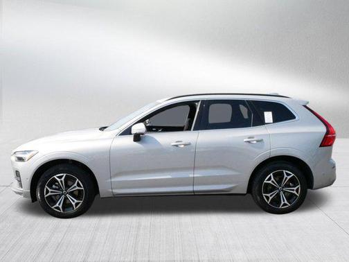 2022 Volvo XC60 Momentum