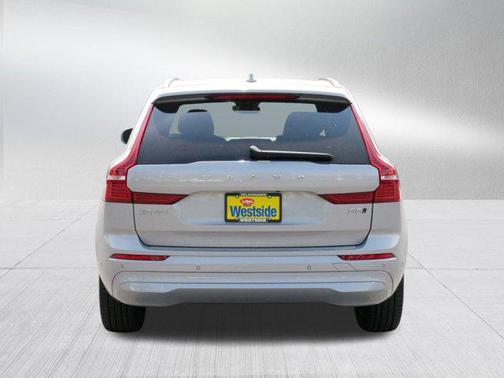 2022 Volvo XC60 Momentum