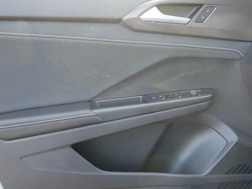 2026 Volkswagen Taos SE Black