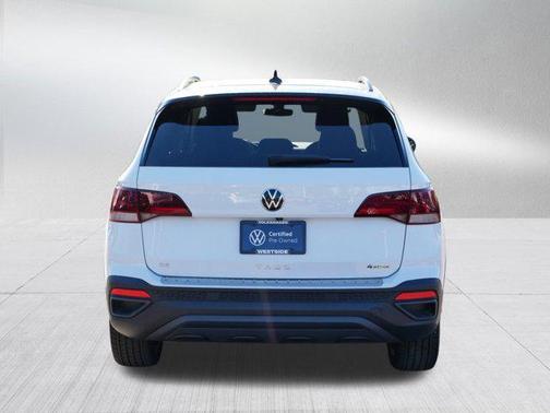2024 Volkswagen Taos 1.5T SE Black