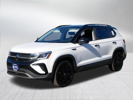 2024 Volkswagen Taos 1.5T SE Black
