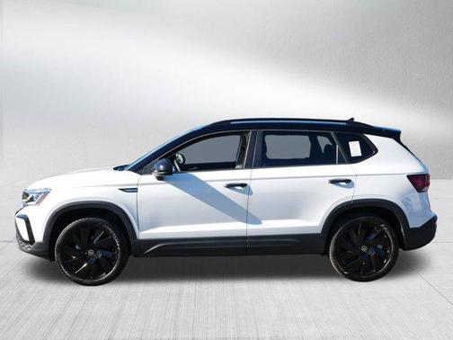 2024 Volkswagen Taos 1.5T SE Black