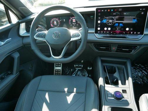 2025 Volkswagen Tiguan 2.0T SE R-Line Black 4MOTION