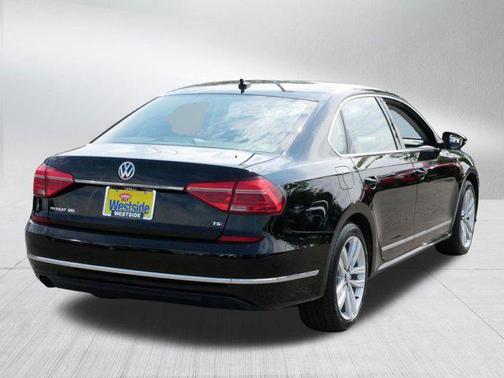2016 Volkswagen Passat 1.8T SEL