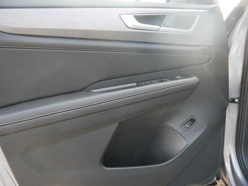 2026 Volkswagen Atlas Cross Sport 2.0T SE w/Technology 4MOTION