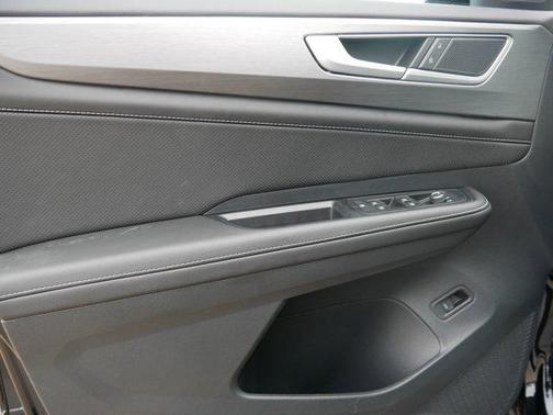 2026 Volkswagen Atlas Cross Sport 2.0T SE w/Technology 4MOTION